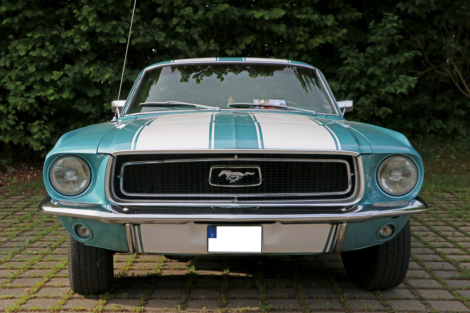 automobile-2377221_1920